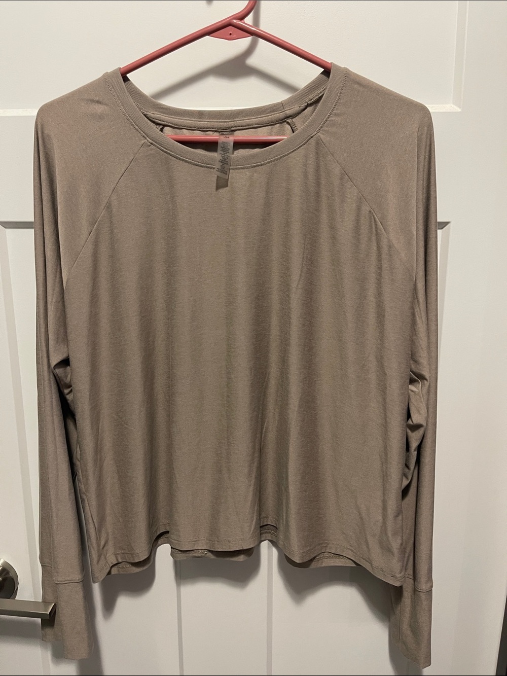 Beyond Yoga Women’s Long Sleeve Crew Neck Top in Taupe